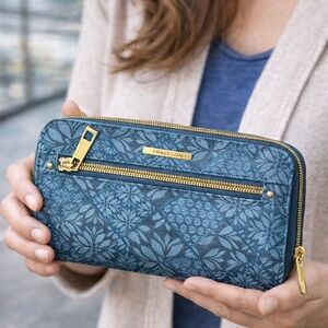 Travelon Blue Floral RFID Zip Around Wallet Clutch Gold Zip Organizer Like New